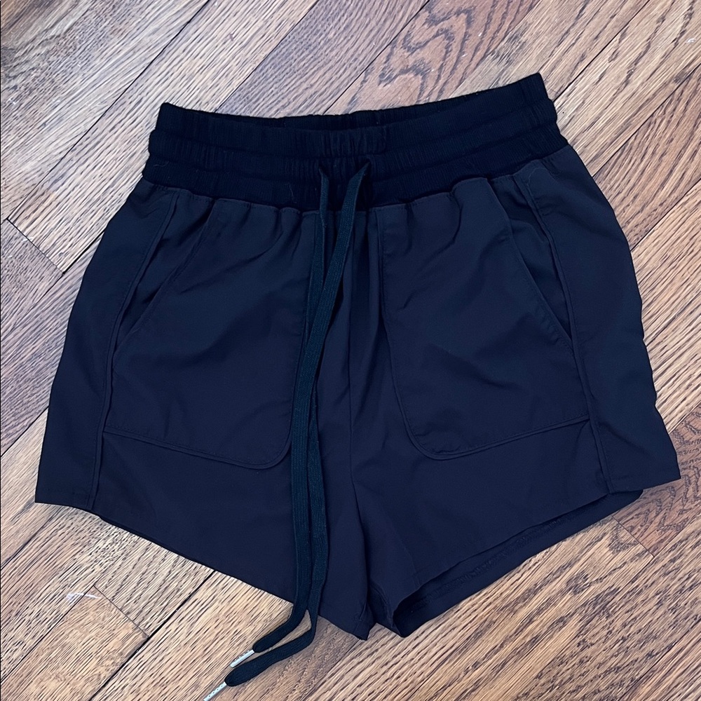 EVEREVE Women’s Black Drawstring Athletic Shorts